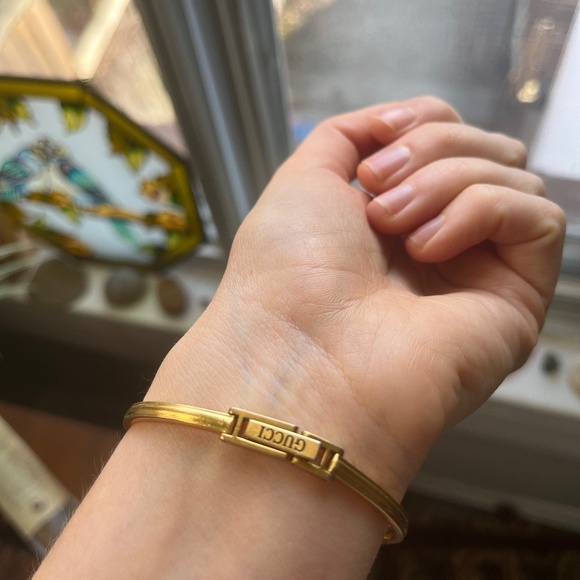 Women's Gucci Watch - Picture 2 of 4